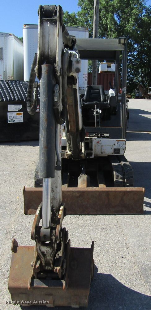 image for item FD9481 2000 Bobcat 331  mini excavator