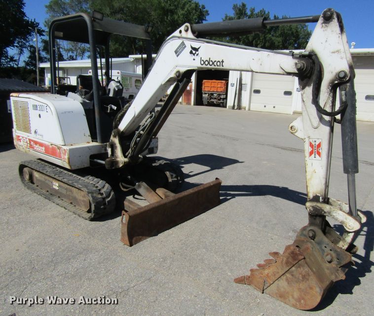image for item FD9481 2000 Bobcat 331  mini excavator