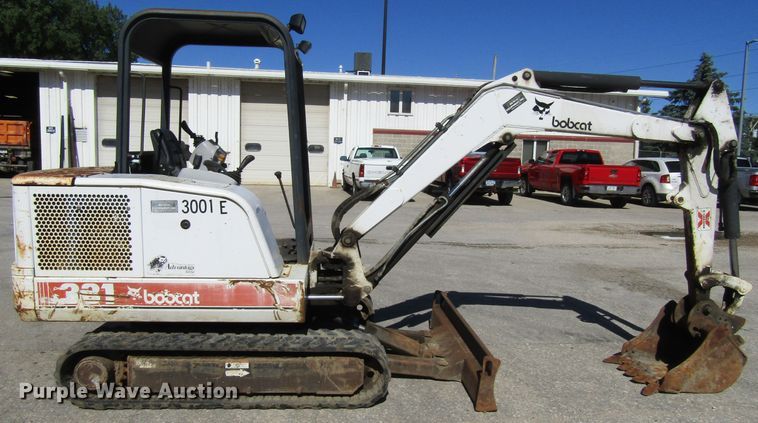 image for item FD9481 2000 Bobcat 331  mini excavator