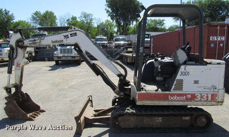 image for item FD9481 2000 Bobcat 331  mini excavator