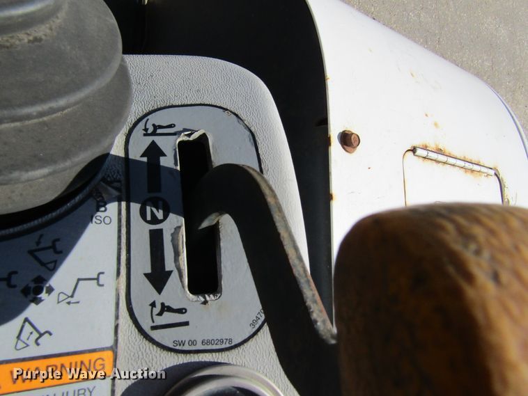 image for item FD9481 2000 Bobcat 331  mini excavator