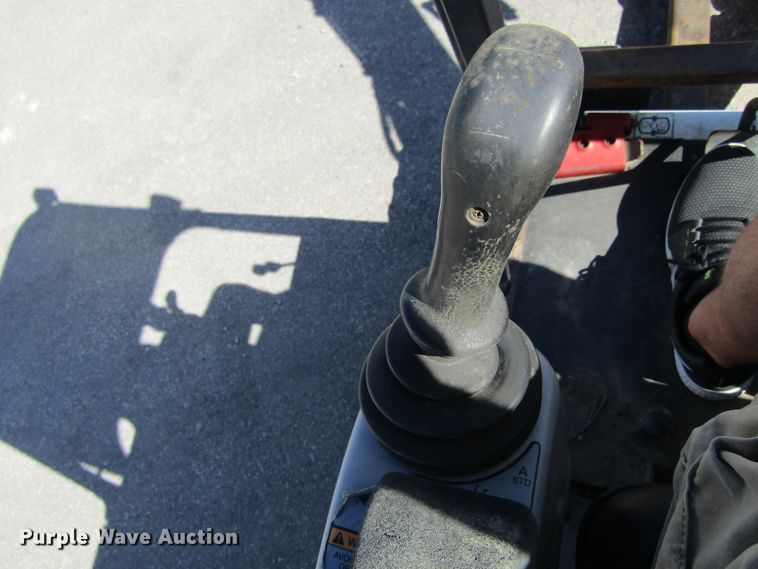 image for item FD9481 2000 Bobcat 331  mini excavator