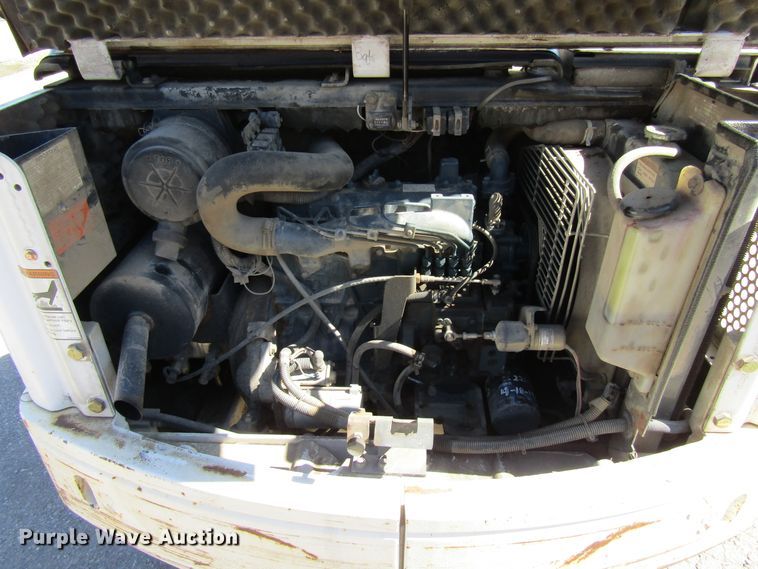 image for item FD9481 2000 Bobcat 331  mini excavator