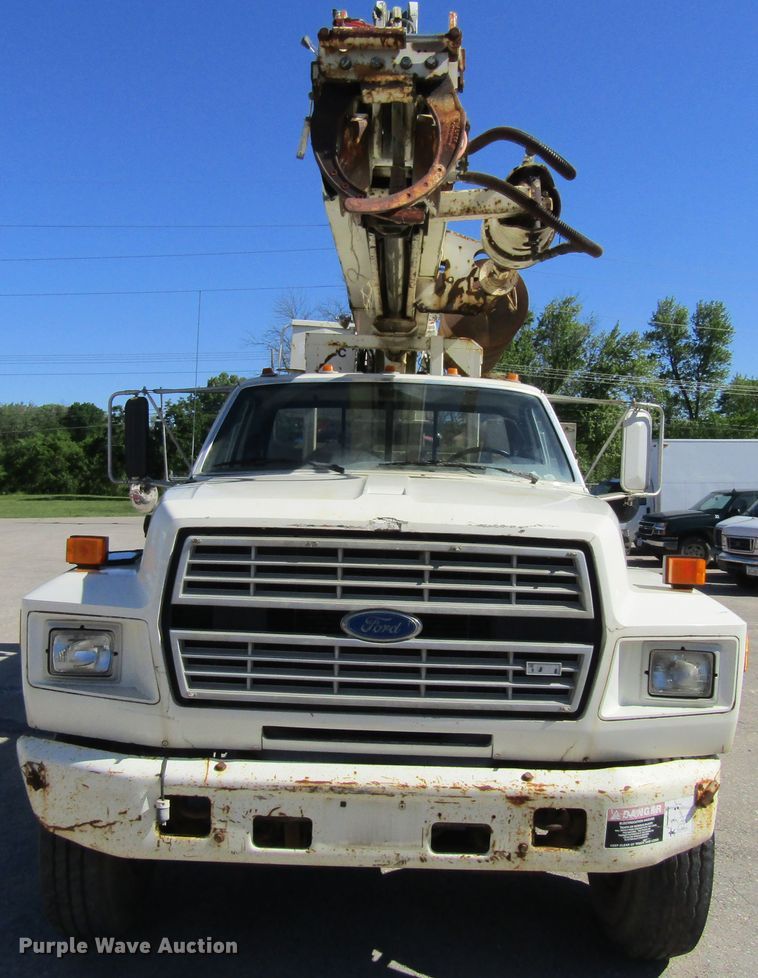 image for item FD9482 1994 Ford F800F  digger derrick truck