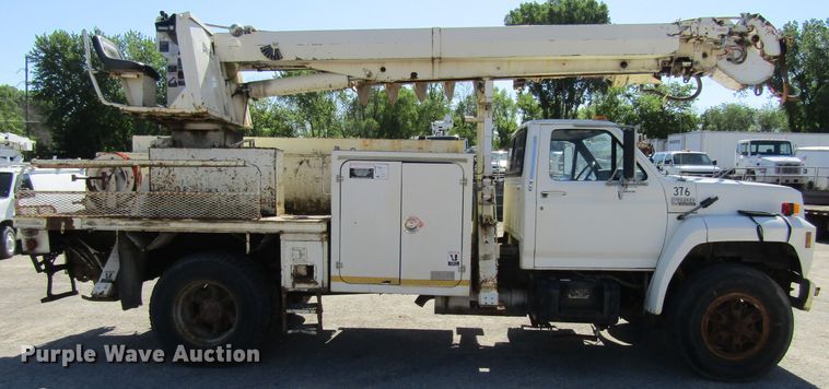 image for item FD9482 1994 Ford F800F  digger derrick truck