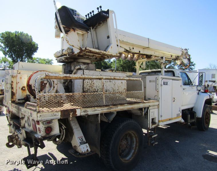 image for item FD9482 1994 Ford F800F  digger derrick truck