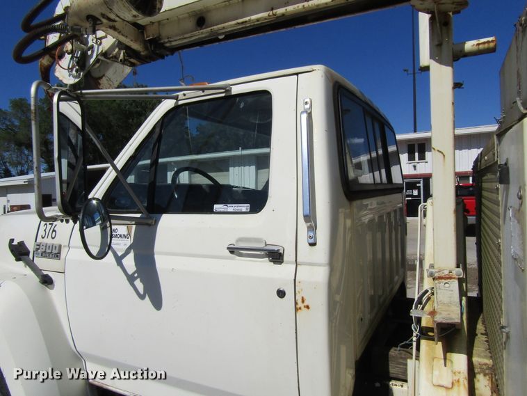 image for item FD9482 1994 Ford F800F  digger derrick truck