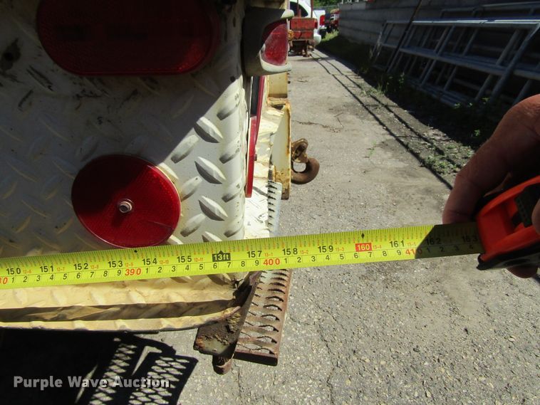 image for item FD9482 1994 Ford F800F  digger derrick truck