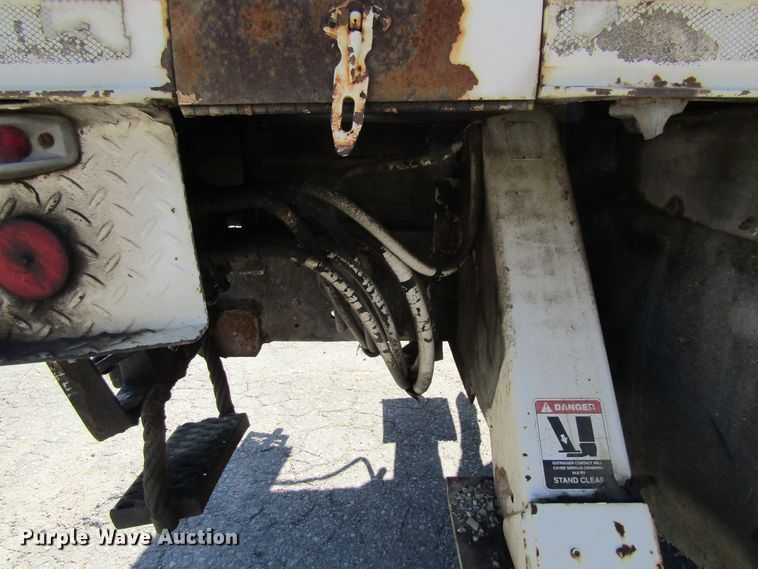 image for item FD9482 1994 Ford F800F  digger derrick truck