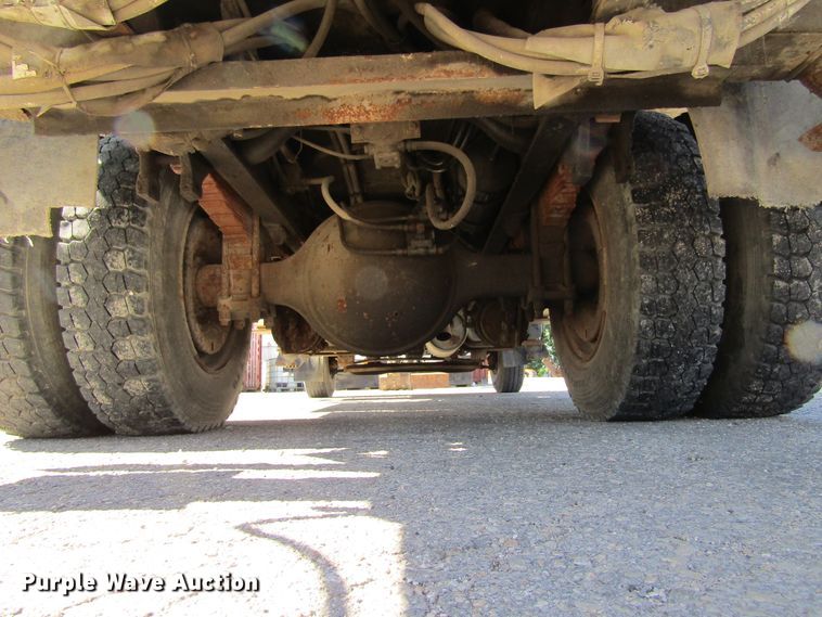 image for item FD9482 1994 Ford F800F  digger derrick truck