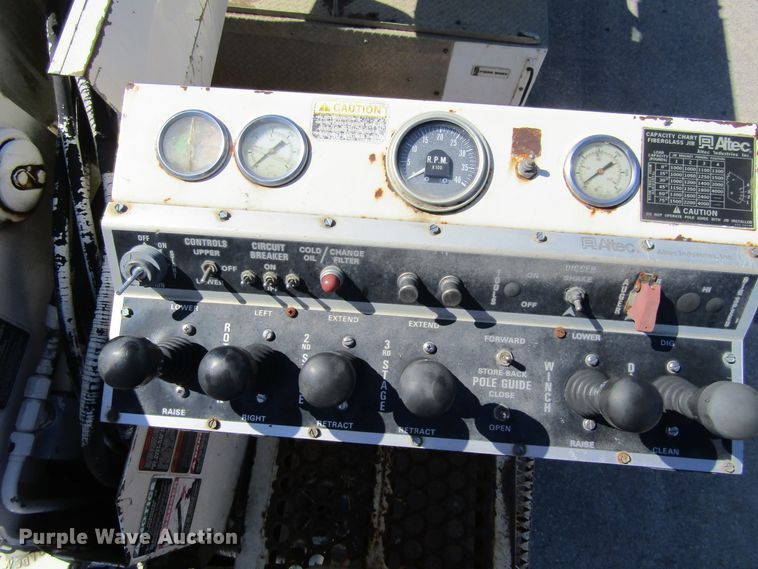 image for item FD9482 1994 Ford F800F  digger derrick truck