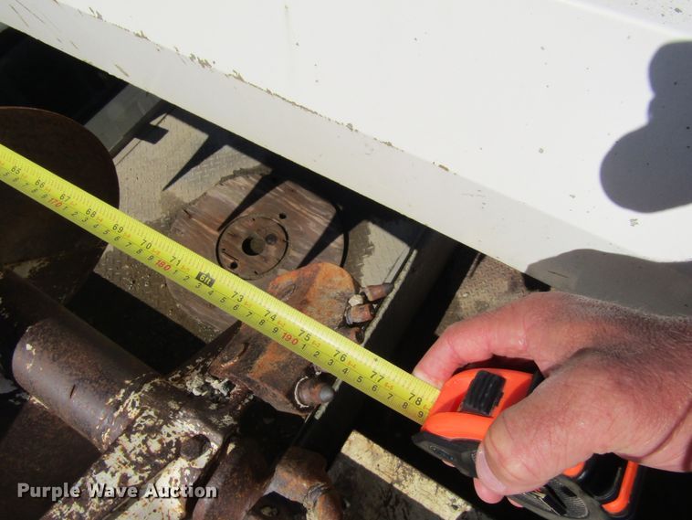 image for item FD9482 1994 Ford F800F  digger derrick truck