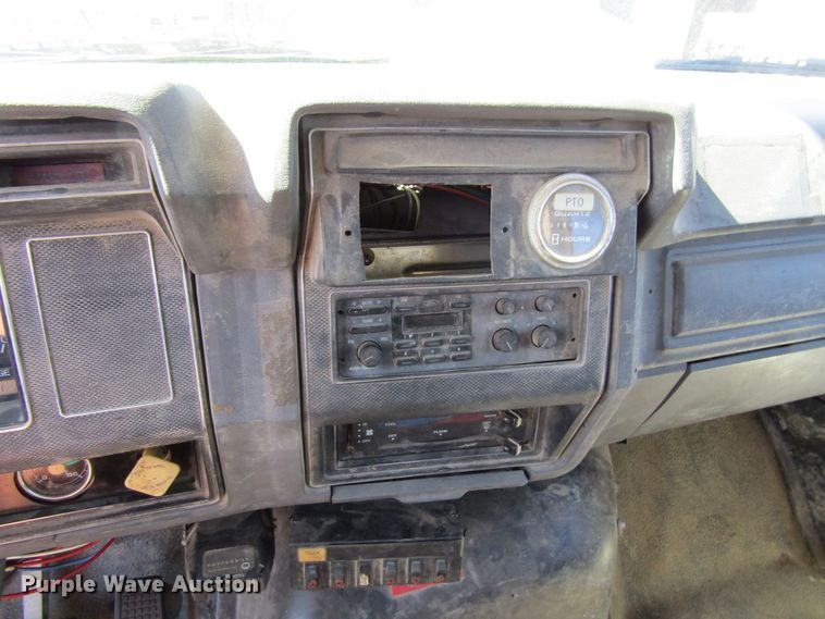 image for item FD9482 1994 Ford F800F  digger derrick truck