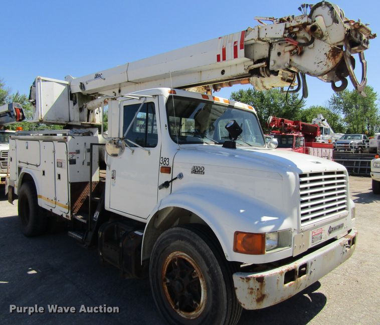 image for item FD9483 1993 International 4700  digger derrick truck
