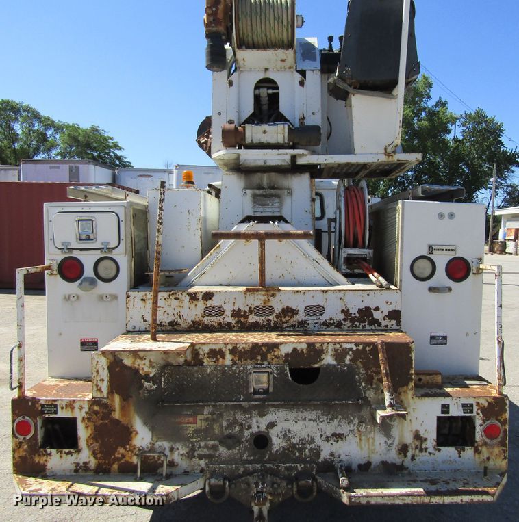 image for item FD9483 1993 International 4700  digger derrick truck