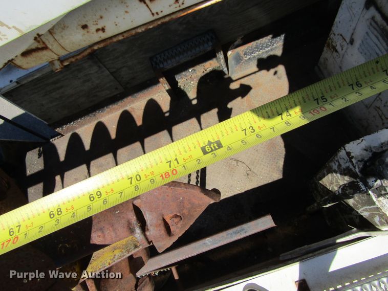 image for item FD9483 1993 International 4700  digger derrick truck