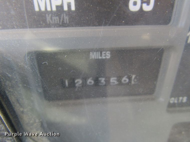 image for item FD9483 1993 International 4700  digger derrick truck