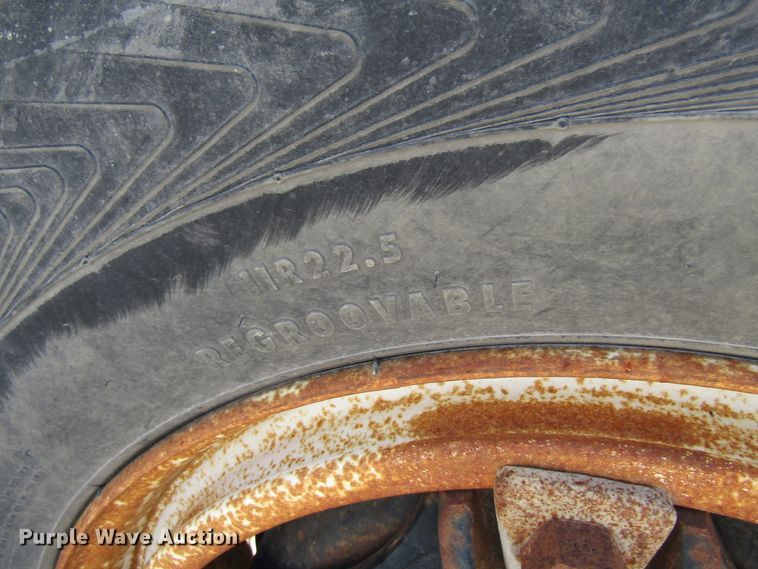 image for item FD9483 1993 International 4700  digger derrick truck