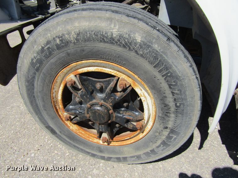 image for item FD9483 1993 International 4700  digger derrick truck