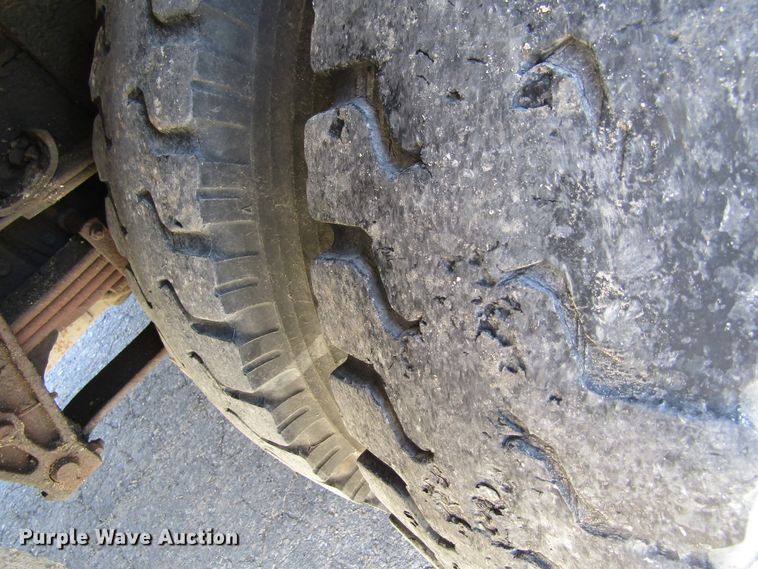 image for item FD9483 1993 International 4700  digger derrick truck