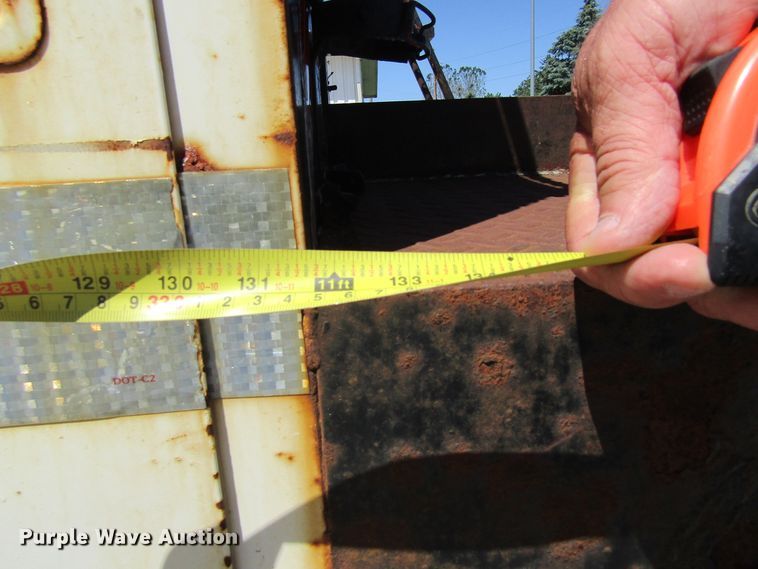 image for item FD9485 1989 Ford F700  bucket truck