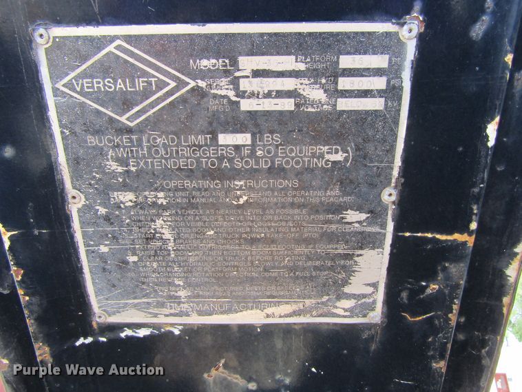 image for item FD9485 1989 Ford F700  bucket truck