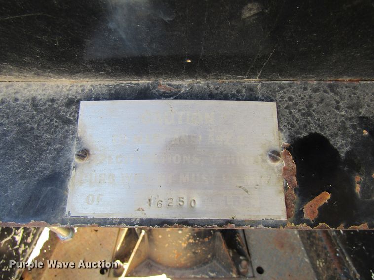 image for item FD9485 1989 Ford F700  bucket truck