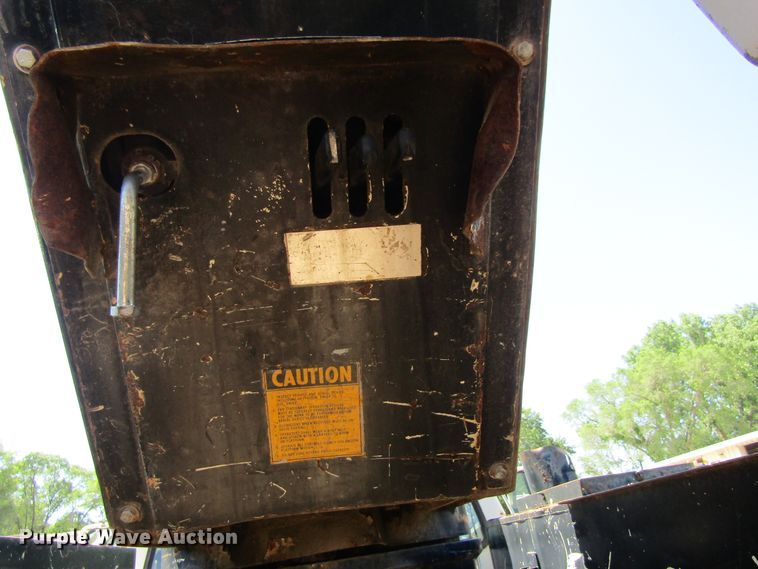 image for item FD9485 1989 Ford F700  bucket truck