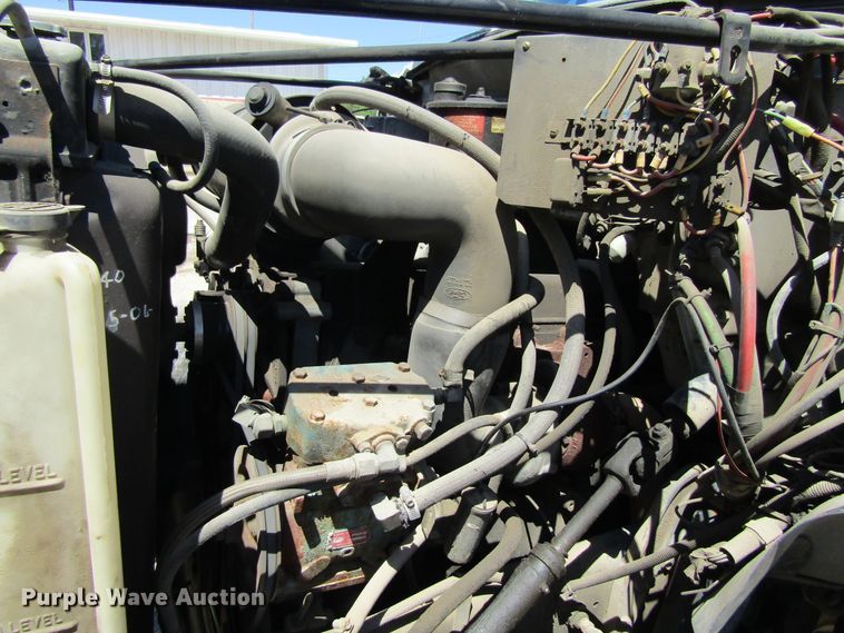 image for item FD9485 1989 Ford F700  bucket truck