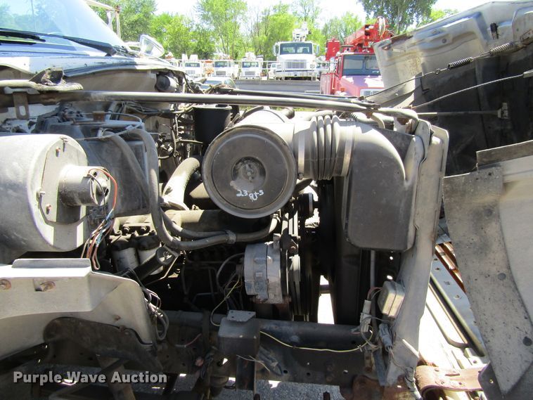 image for item FD9485 1989 Ford F700  bucket truck