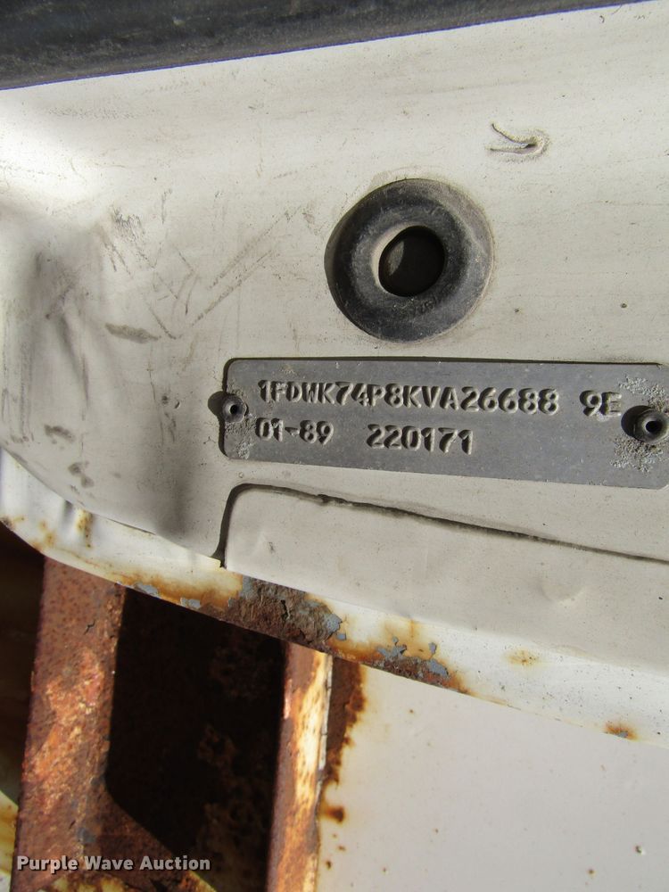 image for item FD9485 1989 Ford F700  bucket truck