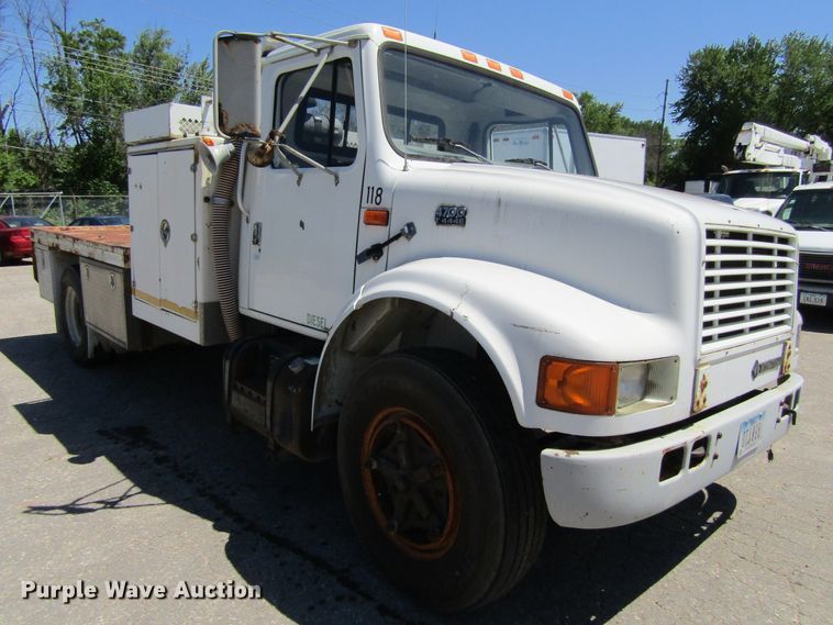 image for item FD9488 1995 International 4700  utility truck