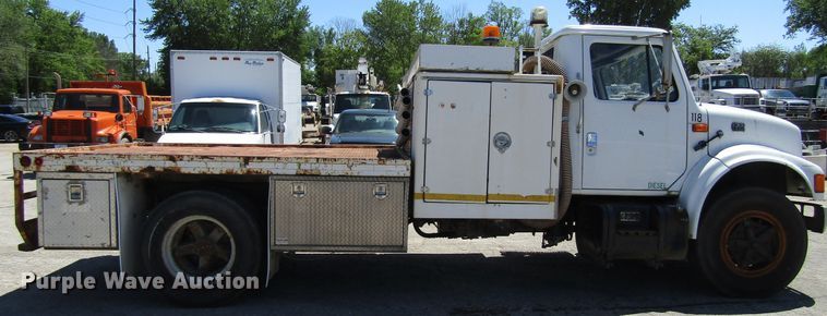 image for item FD9488 1995 International 4700  utility truck