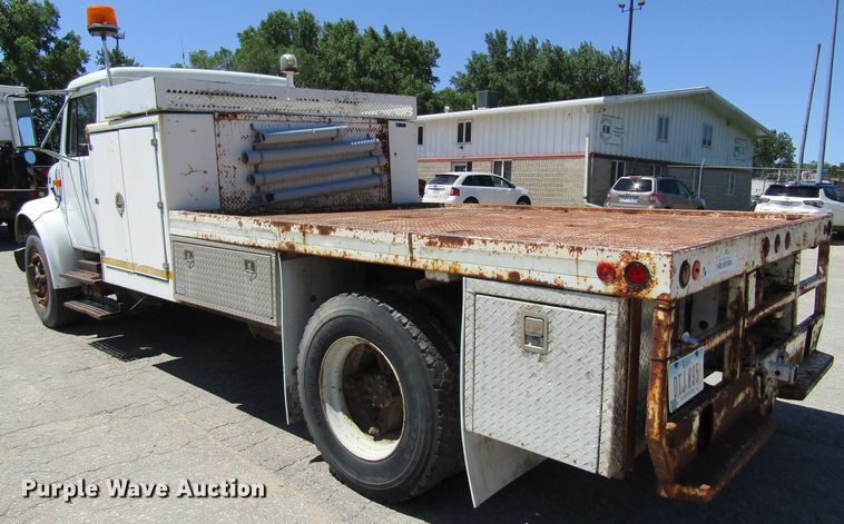 image for item FD9488 1995 International 4700  utility truck