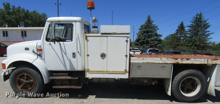 image for item FD9488 1995 International 4700  utility truck