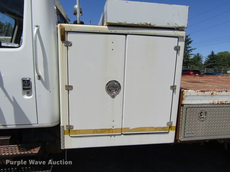 image for item FD9488 1995 International 4700  utility truck