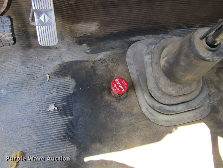 image for item FD9488 1995 International 4700  utility truck