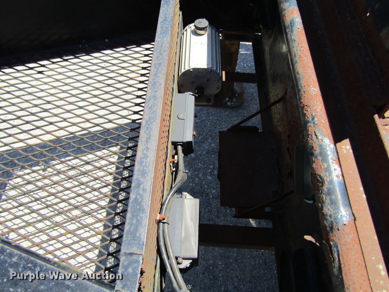 image for item FD9492 2006 PJ Trailer PH303 equipment trailer