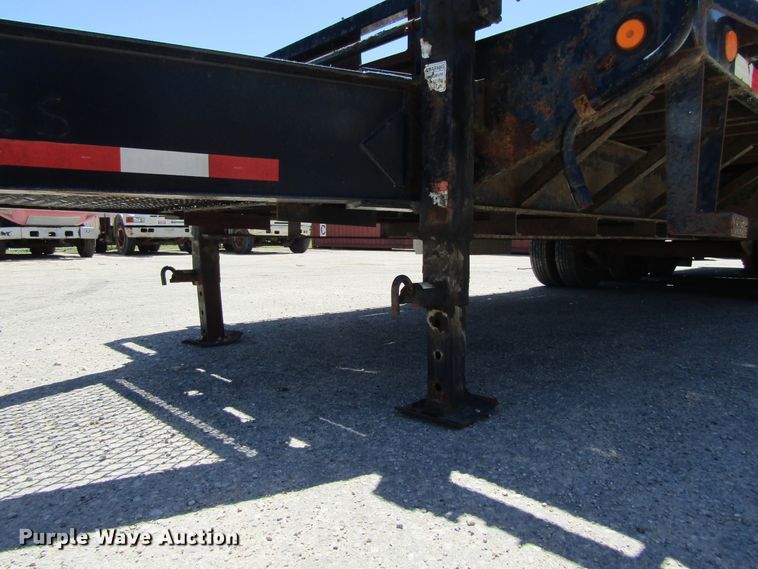 image for item FD9492 2006 PJ Trailer PH303 equipment trailer