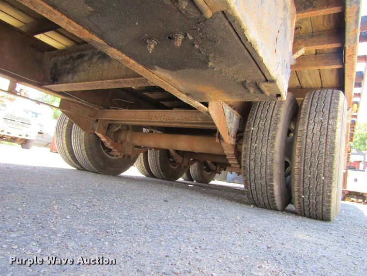 image for item FD9492 2006 PJ Trailer PH303 equipment trailer