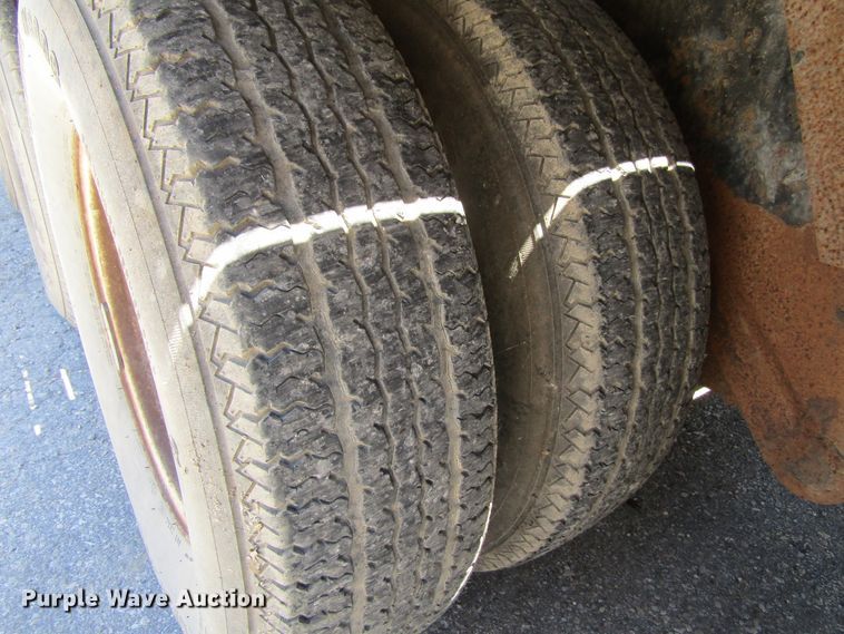 image for item FD9492 2006 PJ Trailer PH303 equipment trailer