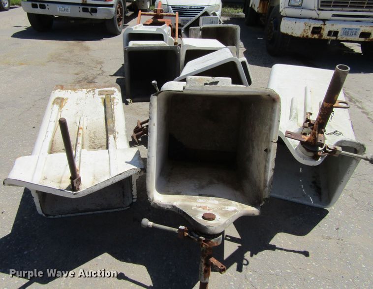 image for item FD9493 Approximately 10 man baskets