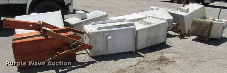 image for item FD9493 Approximately 10 man baskets