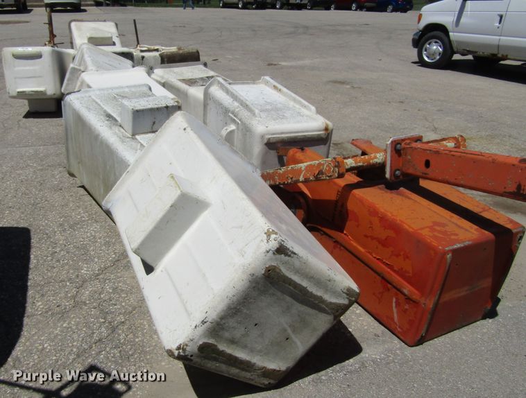 image for item FD9493 Approximately 10 man baskets