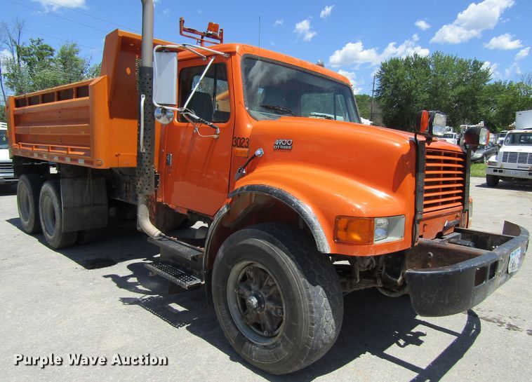 image for item FD9494 1998 International 4900  dump truck