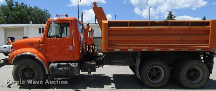 image for item FD9494 1998 International 4900  dump truck