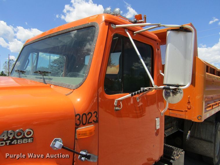 image for item FD9494 1998 International 4900  dump truck