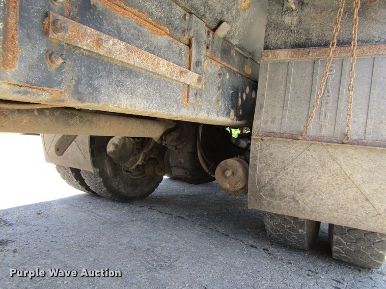 image for item FD9494 1998 International 4900  dump truck