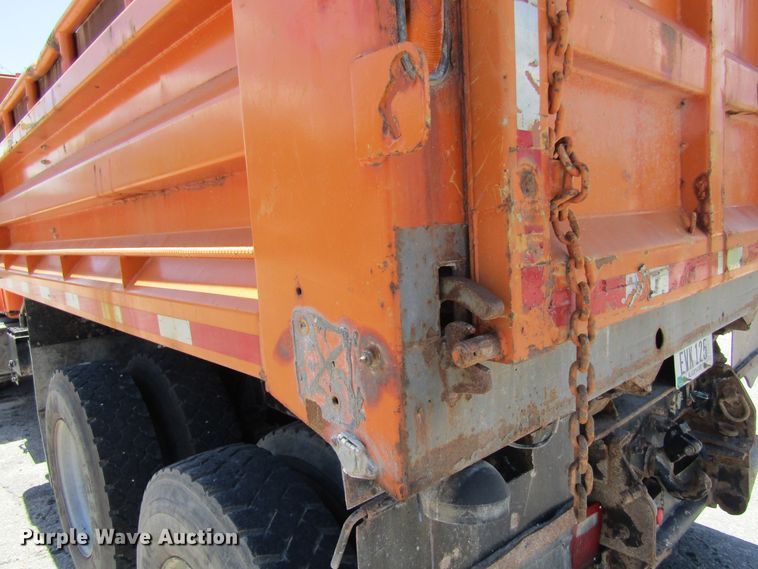 image for item FD9494 1998 International 4900  dump truck