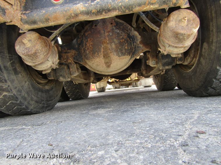 image for item FD9494 1998 International 4900  dump truck